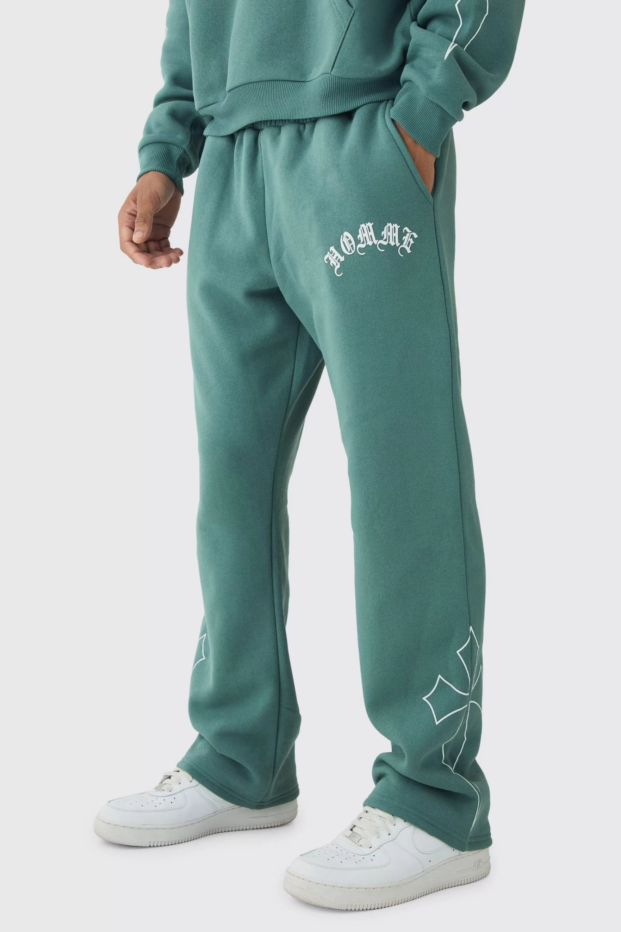 boohooMAN Straight Fit Gothic Homme Cross Jogger | UK