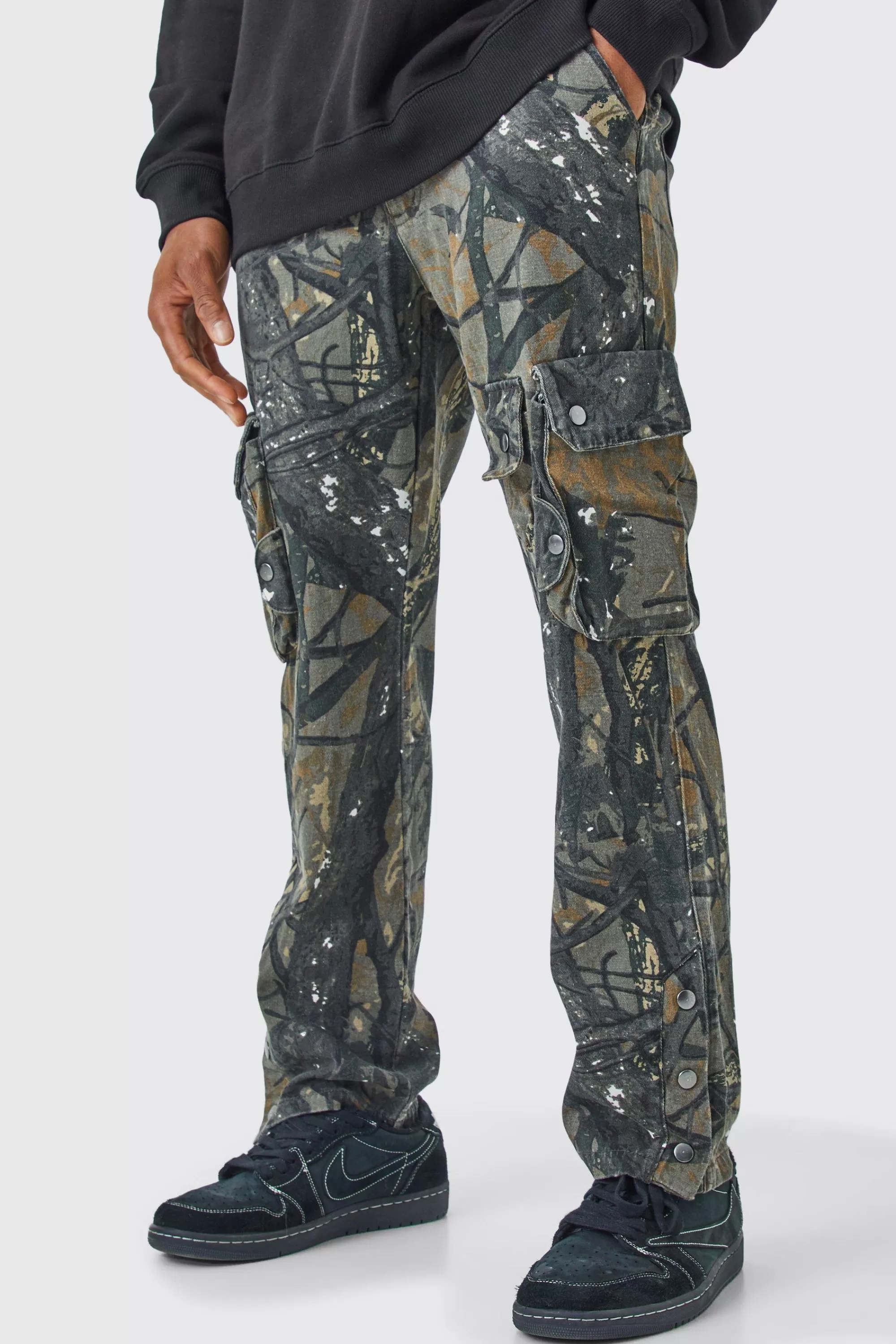 boohooMAN Straight Leg Forrest Camo 3d Cargo Pocket Trouser | UK