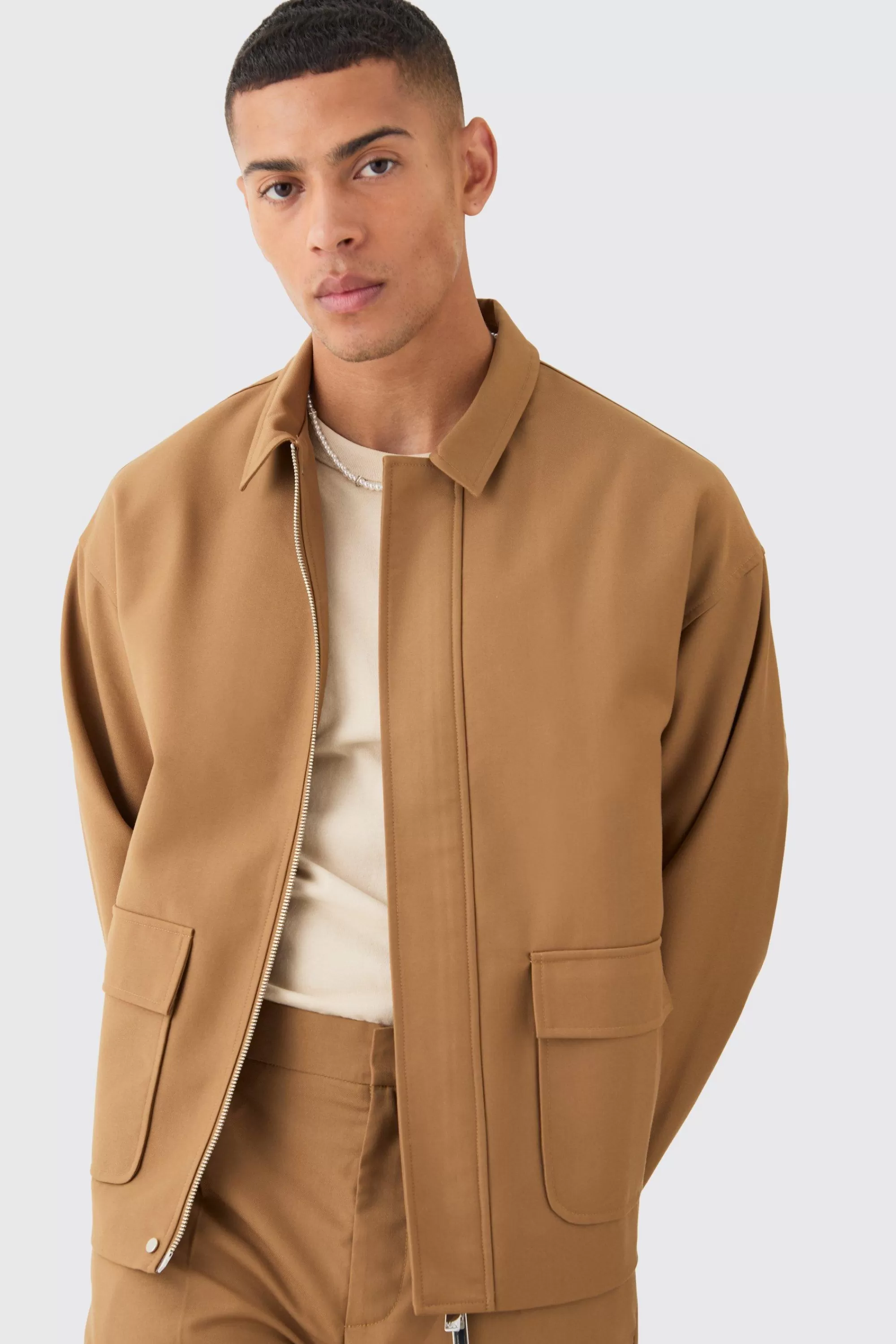 boohooMAN Tailored Regular Fit Pocket Front Zip Up Harrington Smart Set | UK