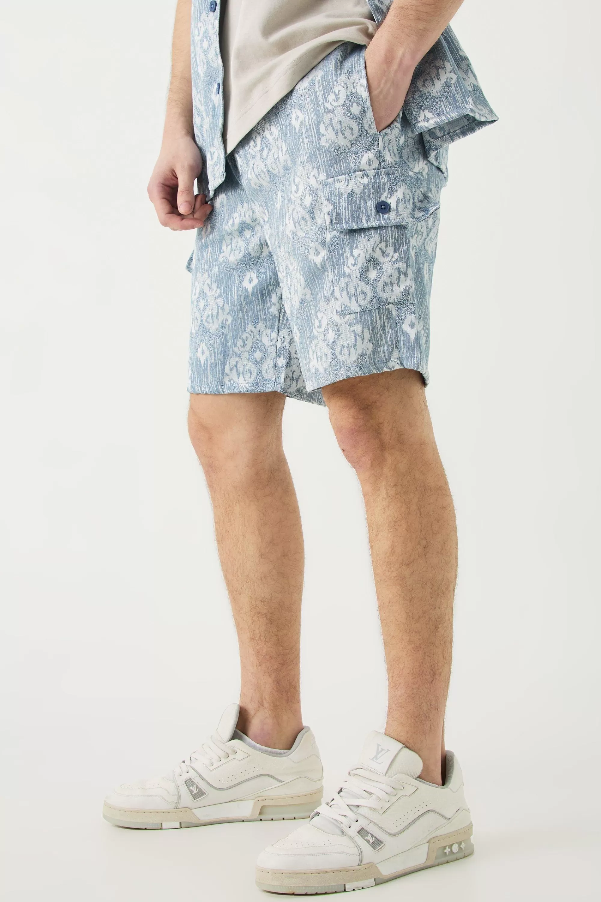 boohooMAN Tall Elasticated Waist Textured Cargo Short In | UK