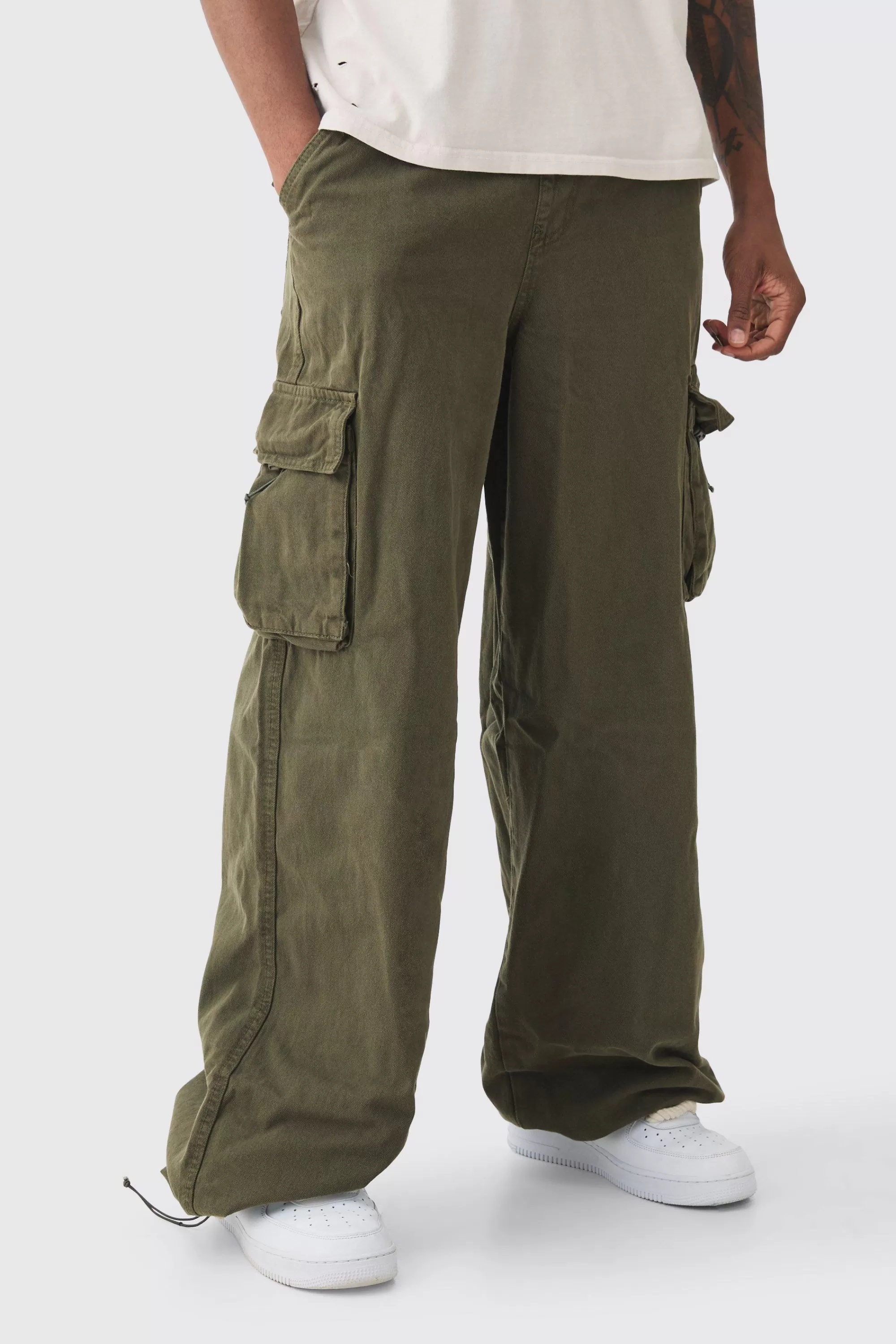 boohooMAN Tall Extreme Baggy Fit Toggle Cargo Trousers In | UK