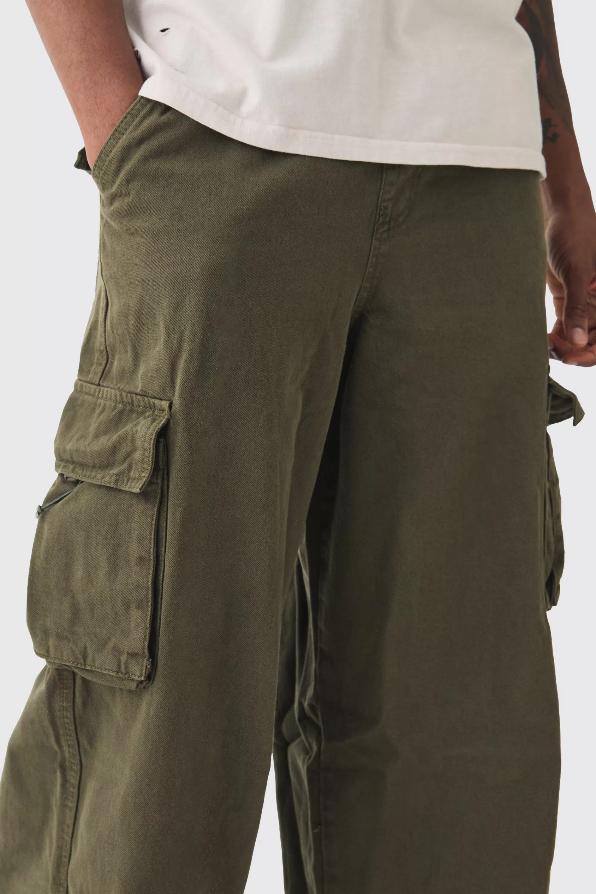 boohooMAN Tall Extreme Baggy Fit Toggle Cargo Trousers In | UK