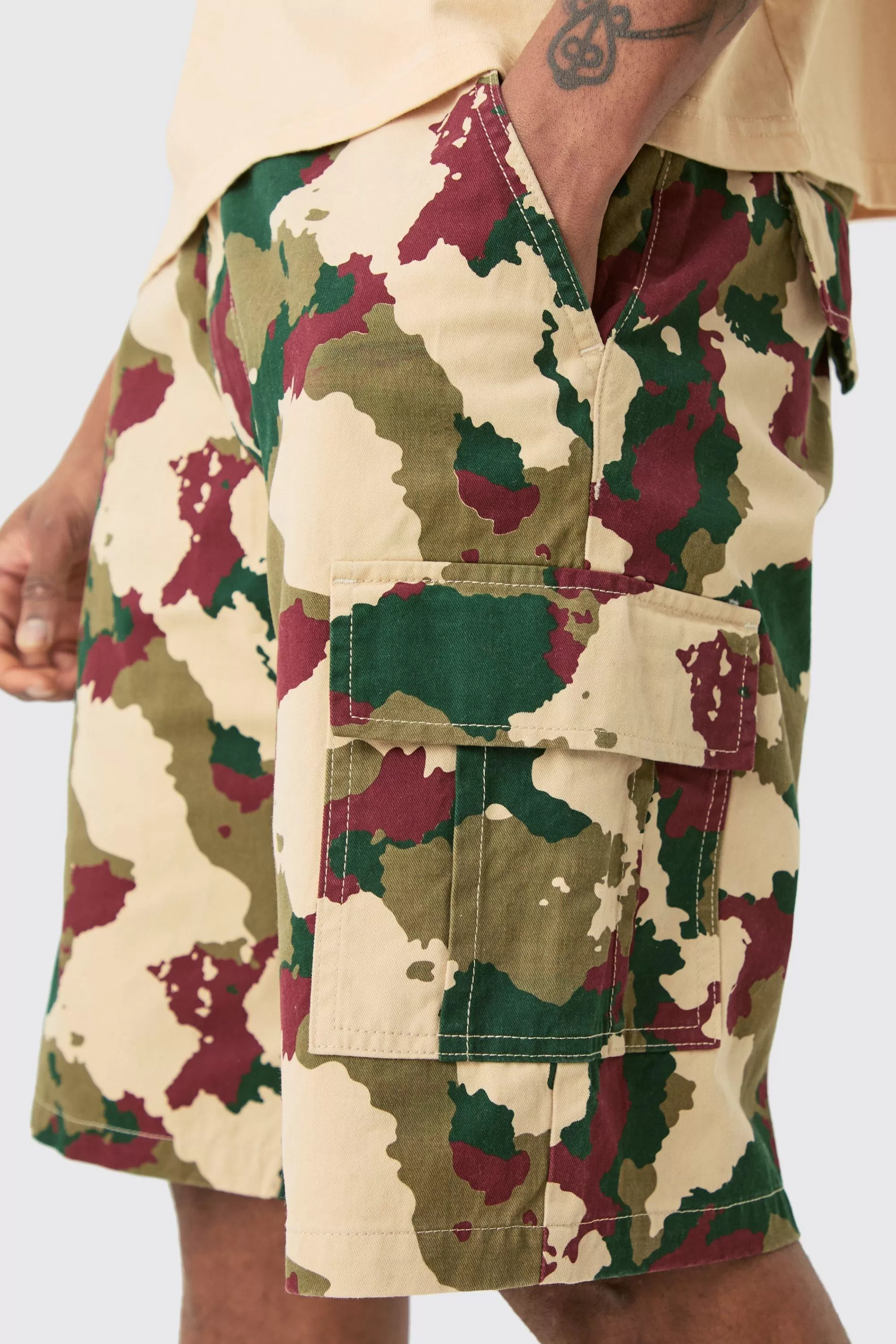 boohooMAN Tall Fixed Waist Camo Twill Cargo Short | UK