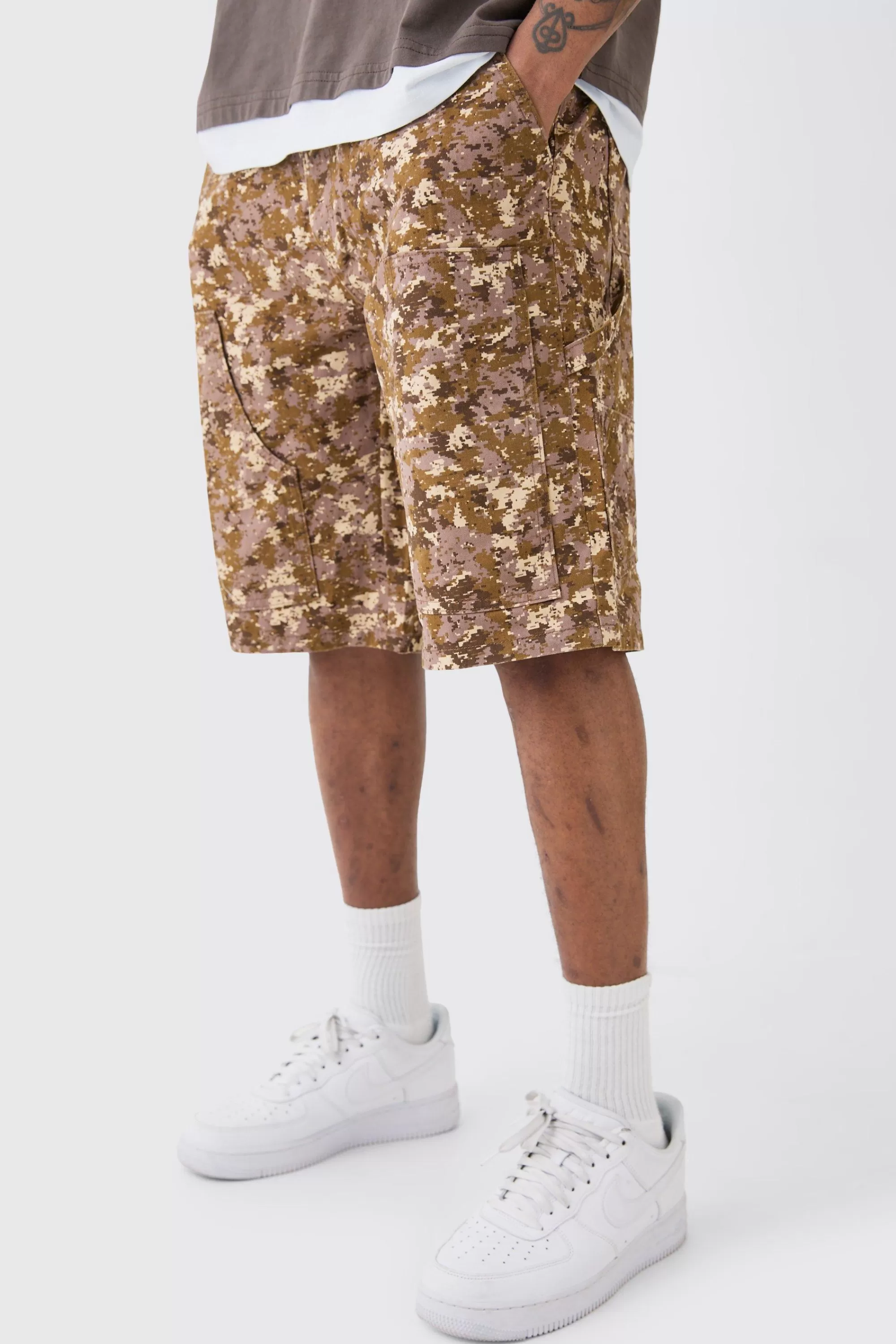 boohooMAN Tall Fixed Waist Camo Twill Carpenter Short | UK