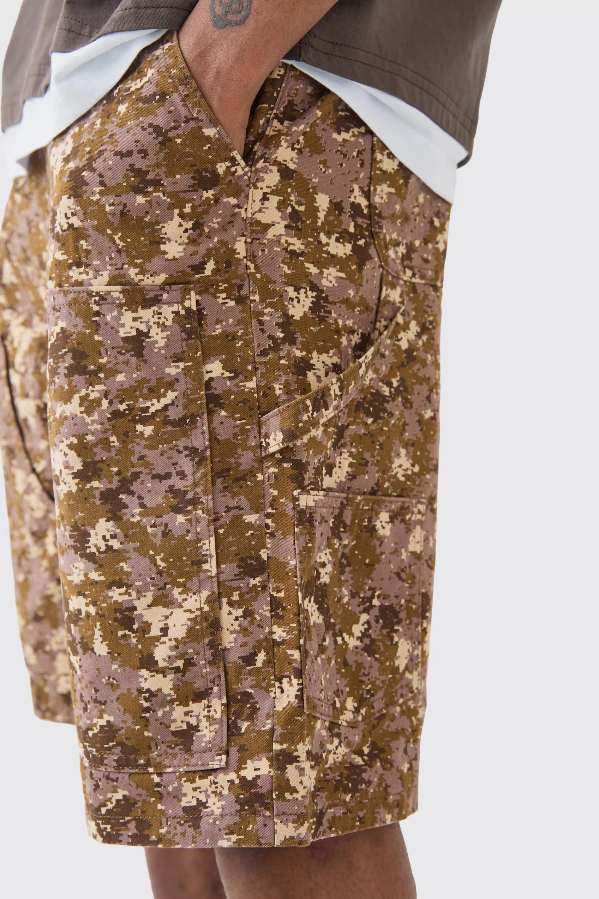 boohooMAN Tall Fixed Waist Camo Twill Carpenter Short | UK