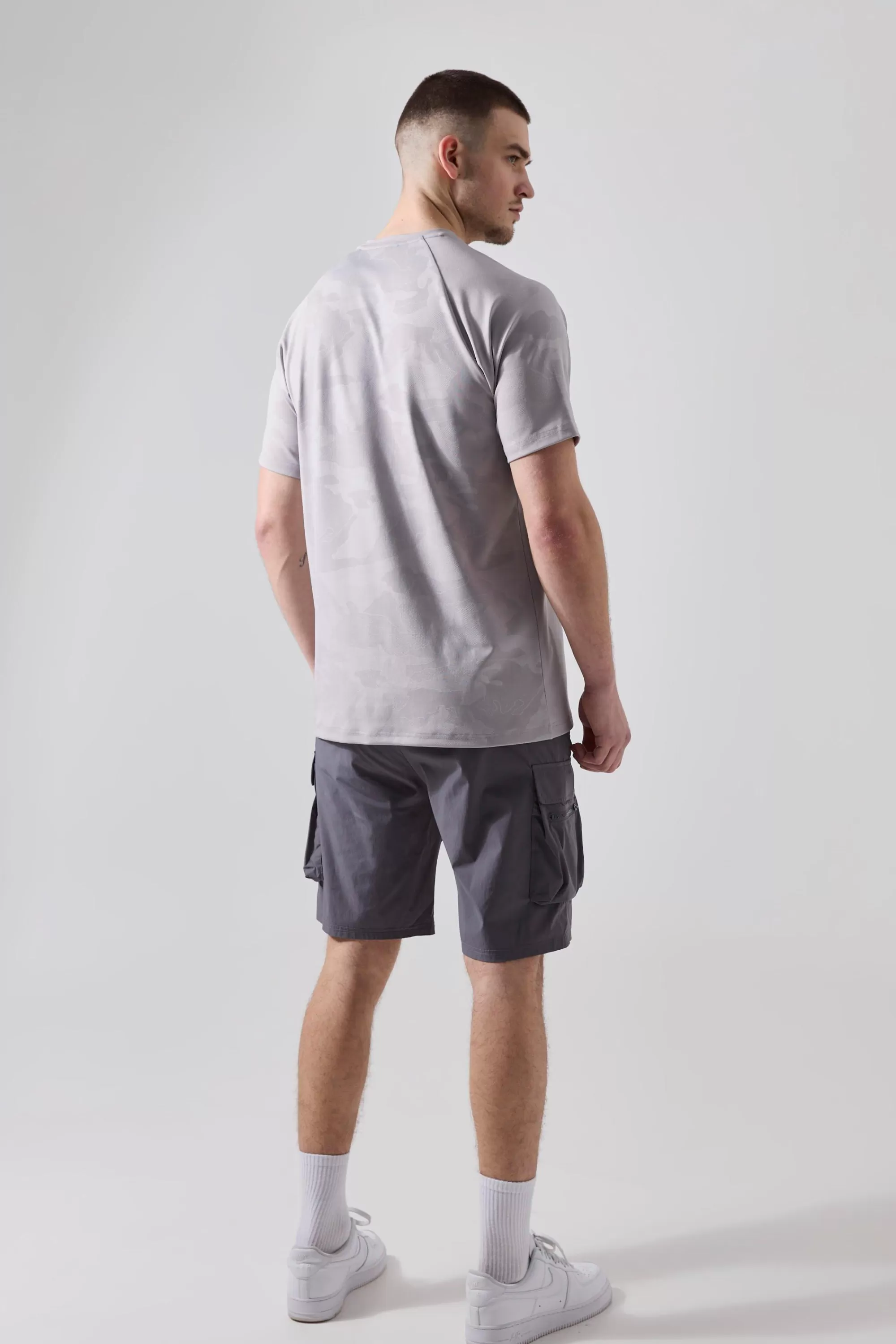 boohooMAN Tall Man Active Lightweight Regular Fit 5inch Cargo Shorts | UK