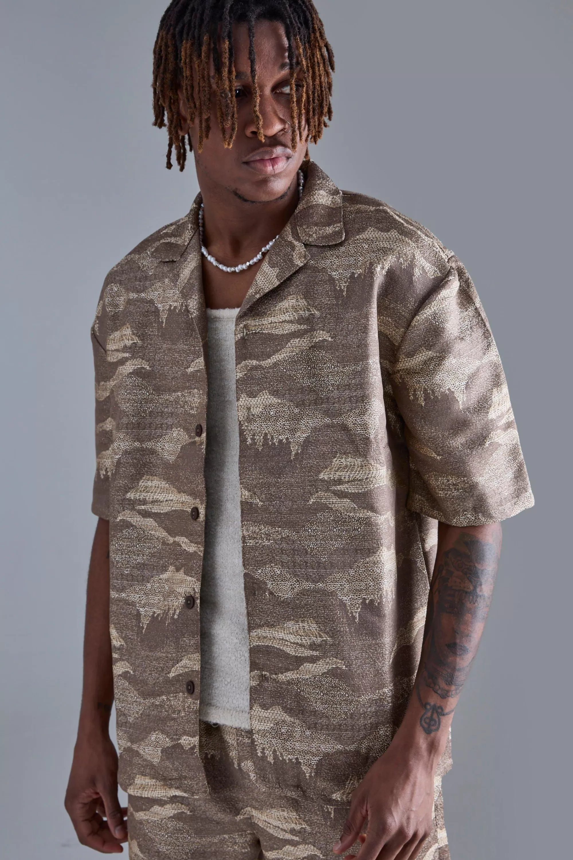 boohooMAN Tall Short Sleeve Textured Drop Revere Shirt In | UK