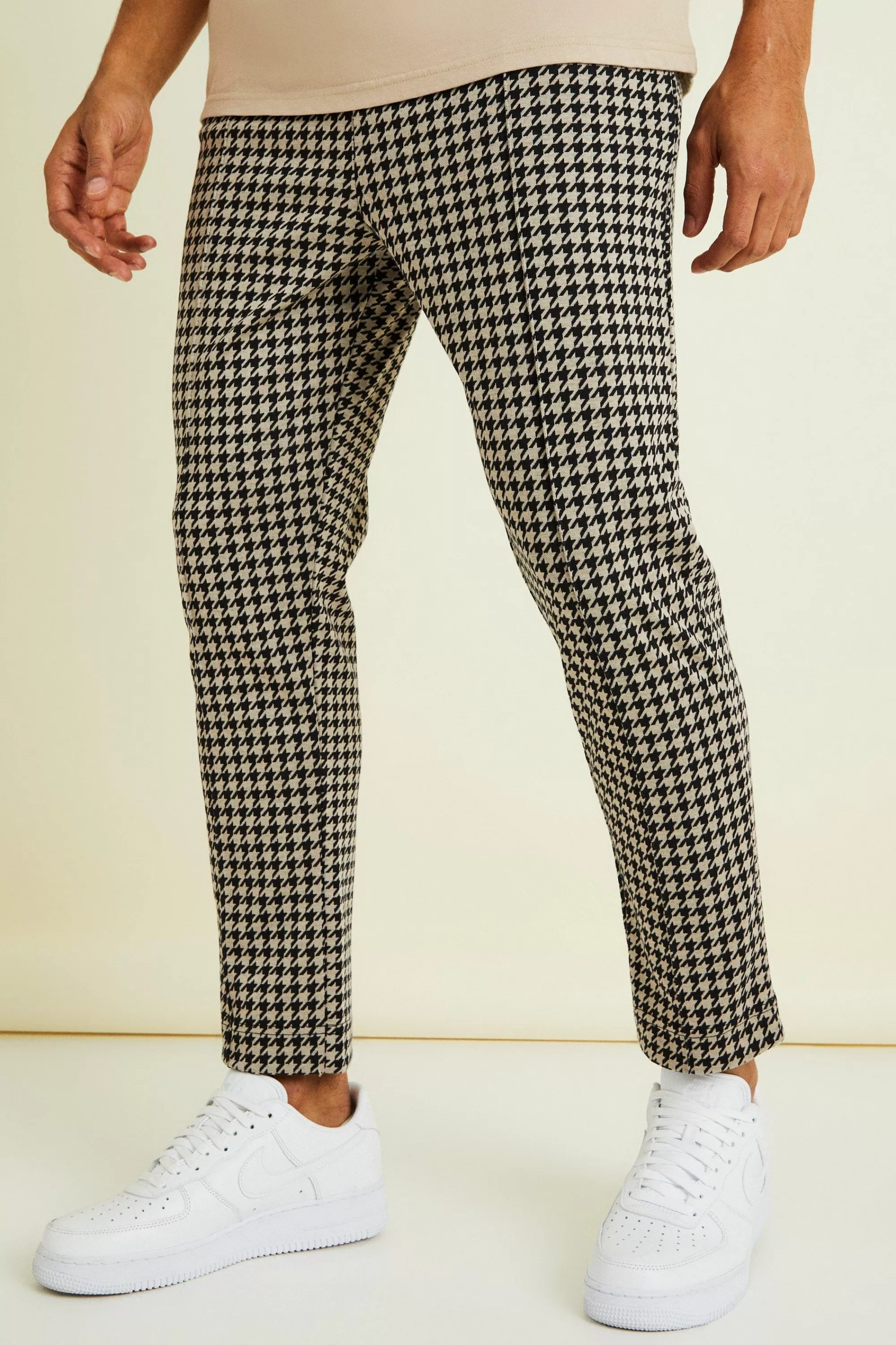 boohooMAN Tapered Pintuck Crop Elasticated Waist Smart Jogger | UK