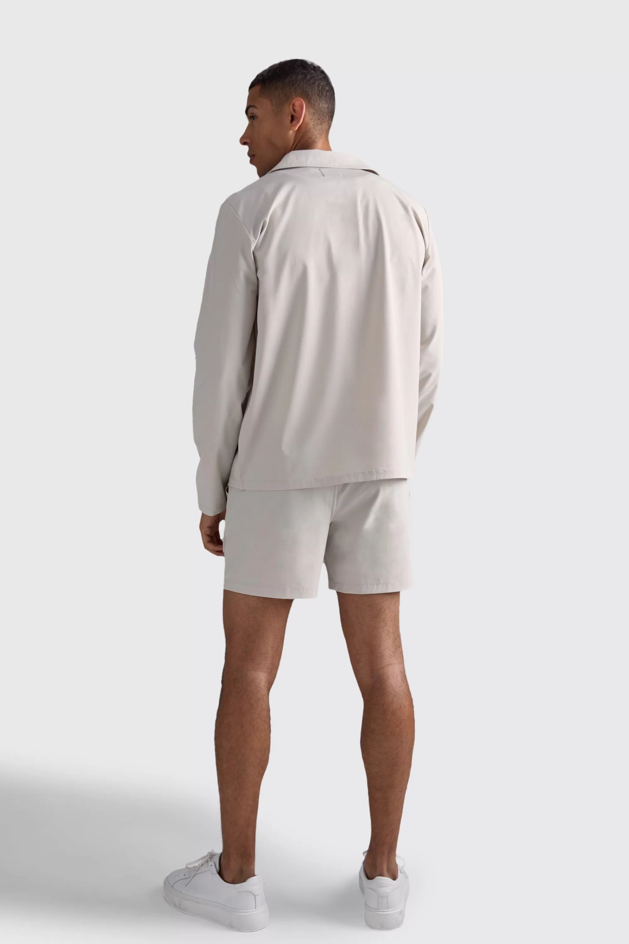 boohooMAN Technical Stretch Concealed Placket Smart Set | UK