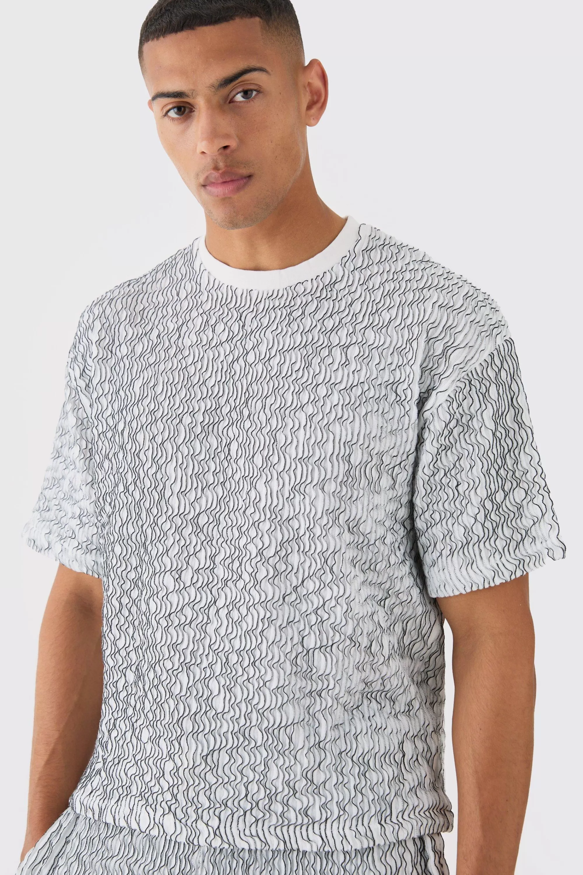 boohooMAN Two Tone Boxy Ripple Pleated T-shirt And Short | UK