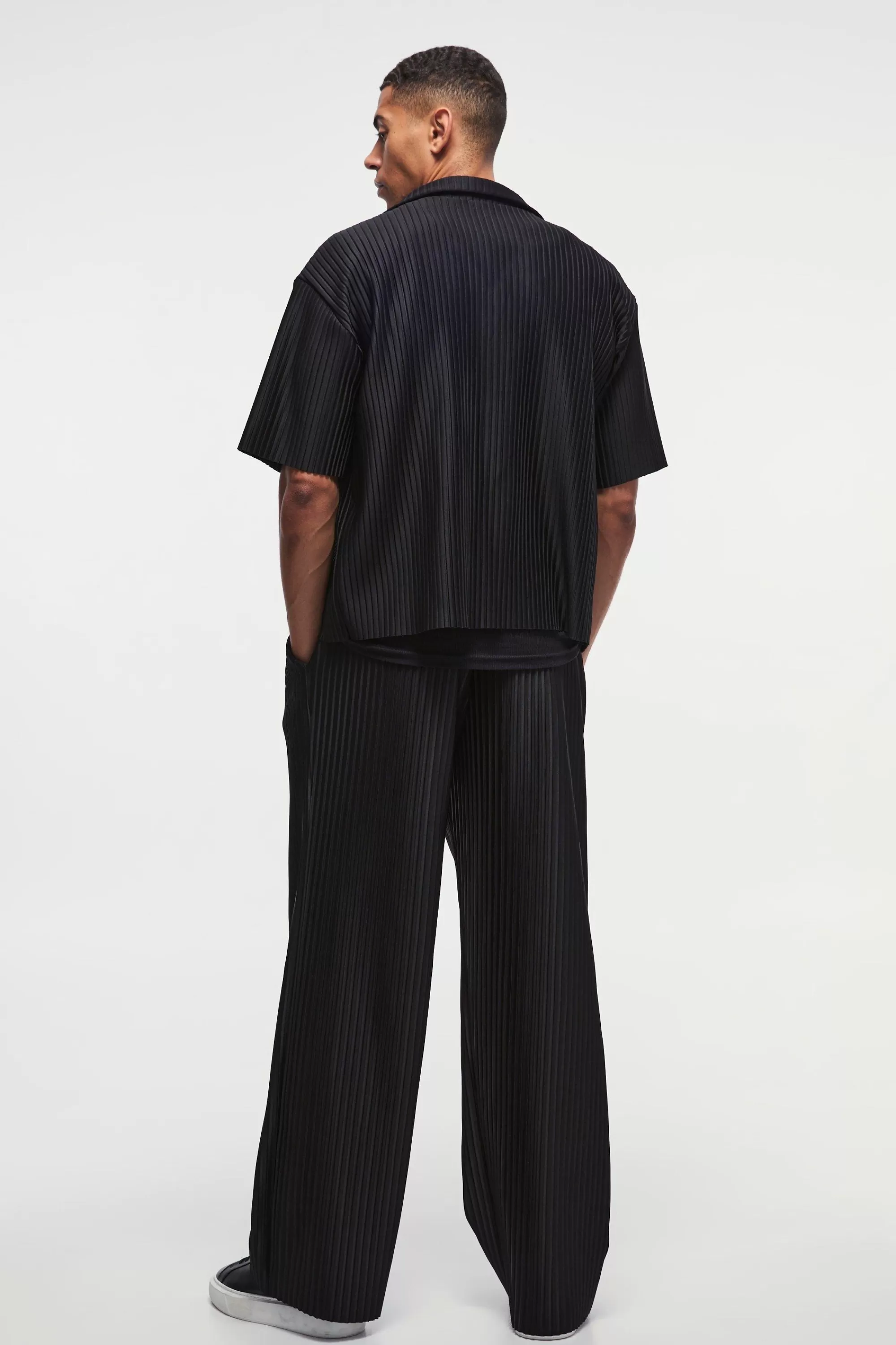 boohooMAN Wide Leg Pleated Trouser | UK