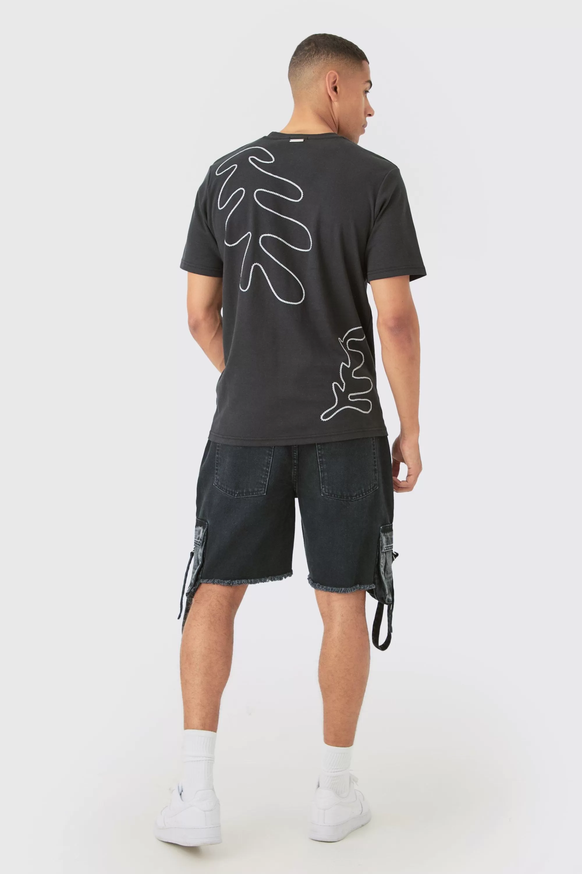 boohooMAN Heavyweight Interlock Chain Stitch Palm T-shirt | UK black Online