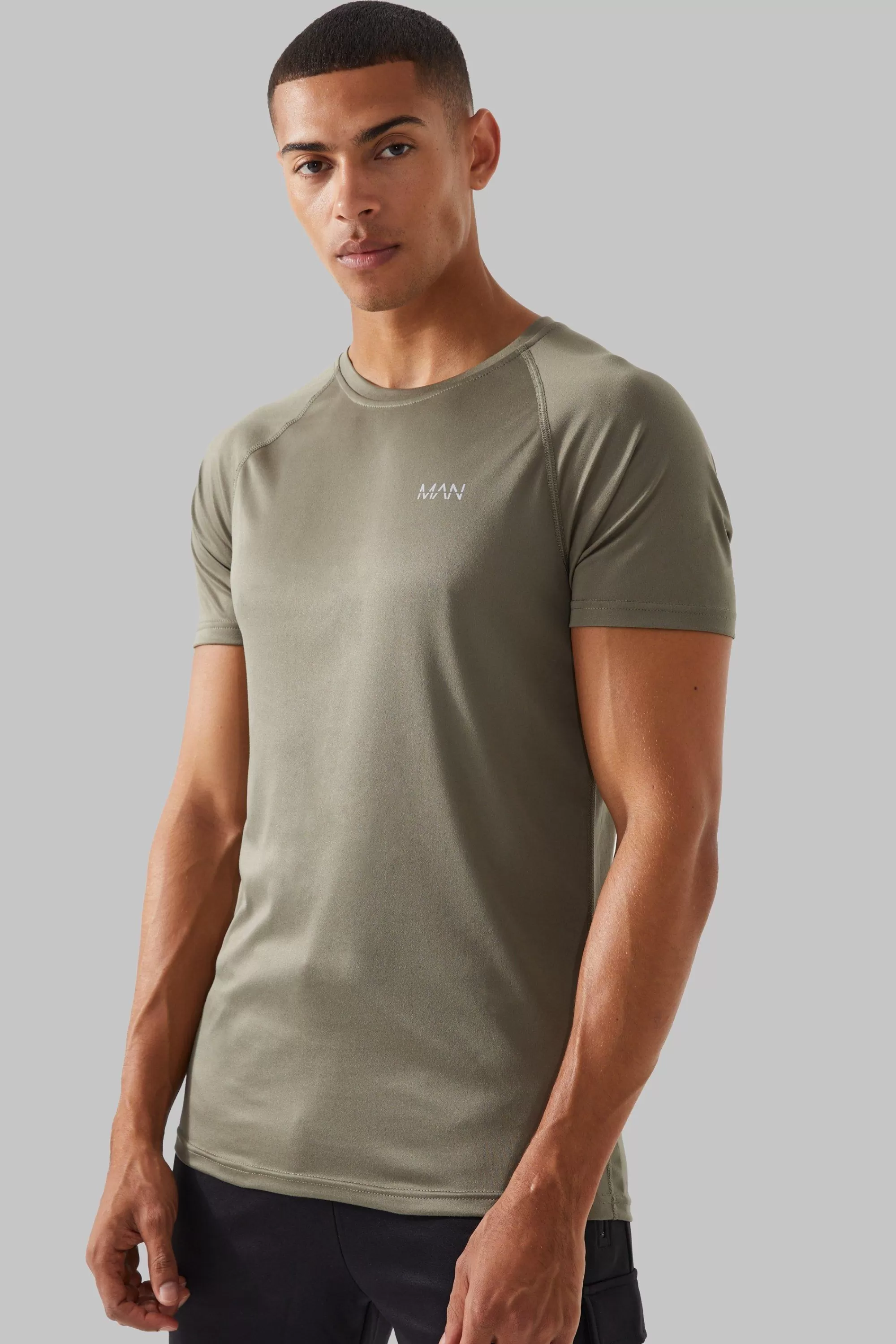 boohooMAN Man Active Gym Raglan T-Shirt | UK khaki Shop