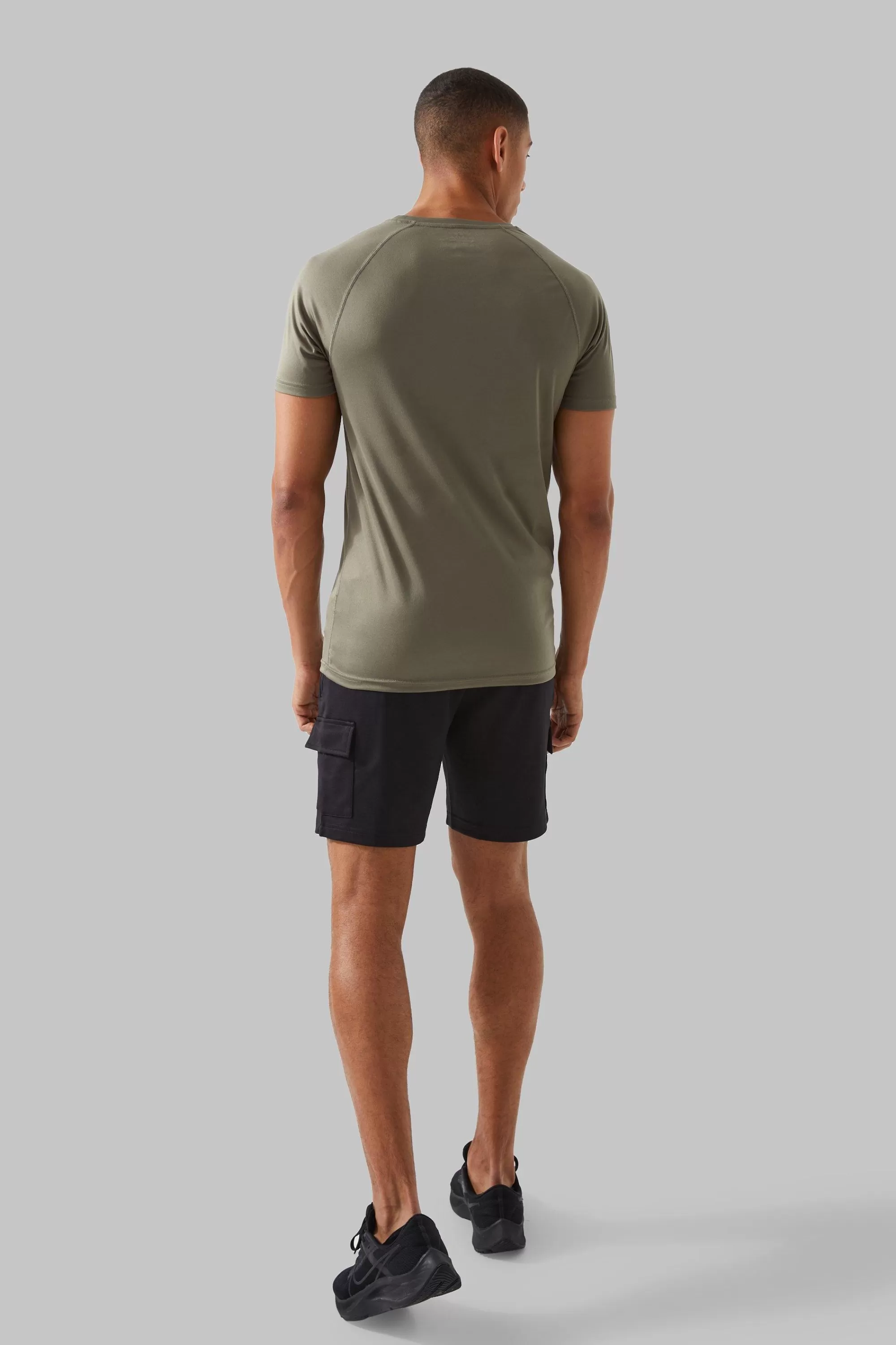boohooMAN Man Active Gym Raglan T-Shirt | UK khaki Shop