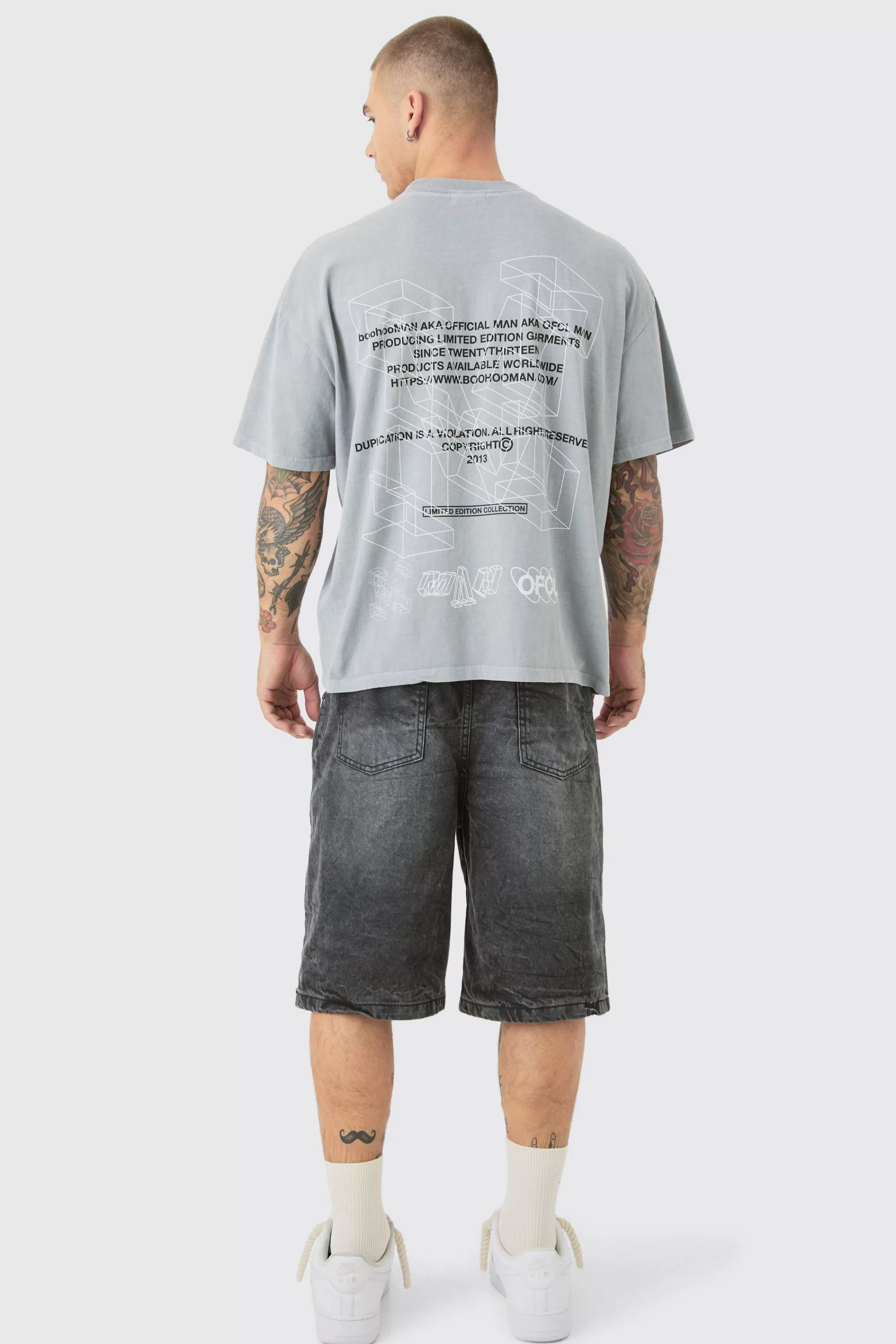 boohooMAN Oversized Extended Neck Washed M Graphic T-shirt | UK grey Clearance