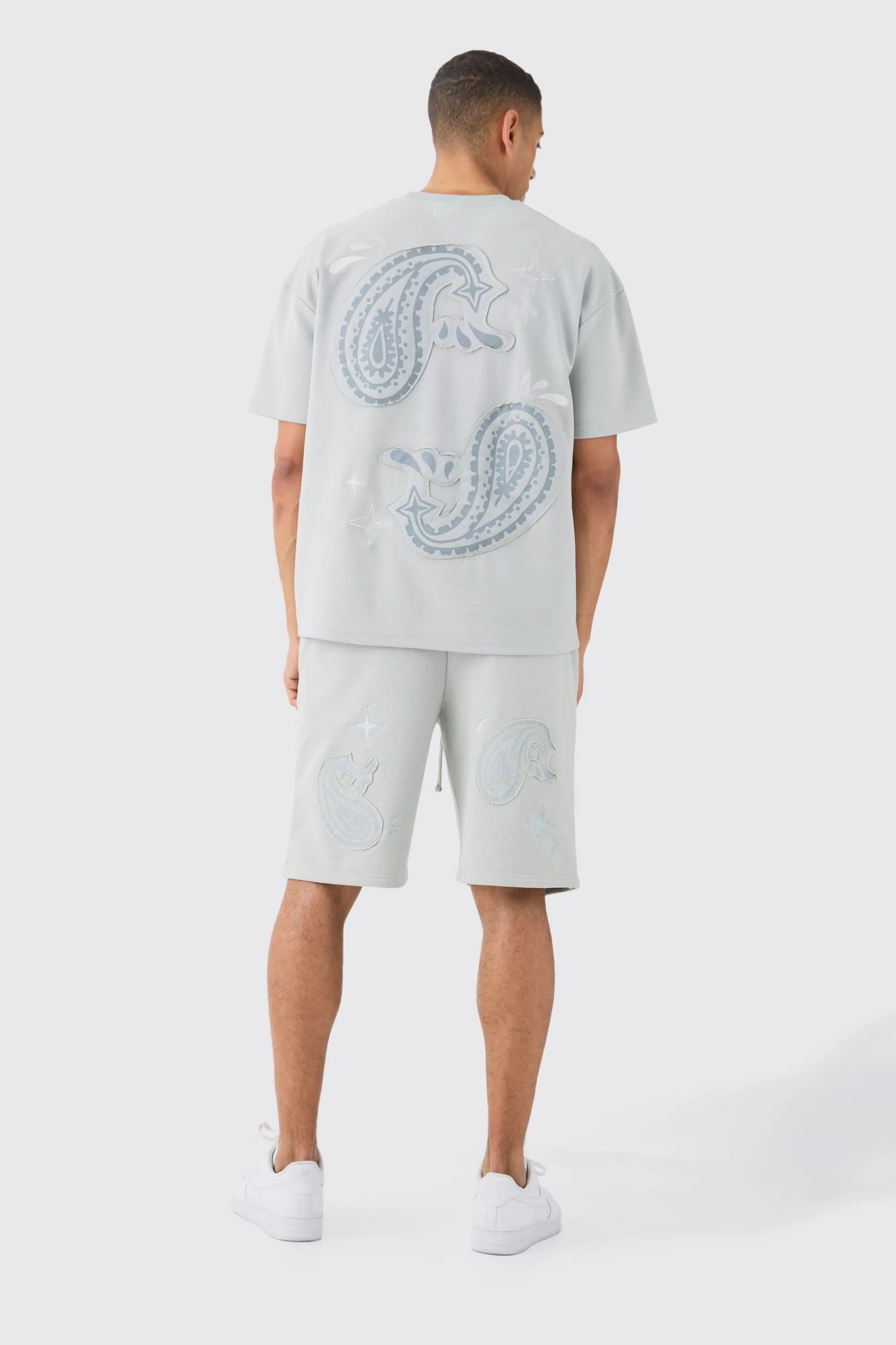 boohooMAN Oversized Heavyweight Paisley Applique T-shirt | UK grey Sale