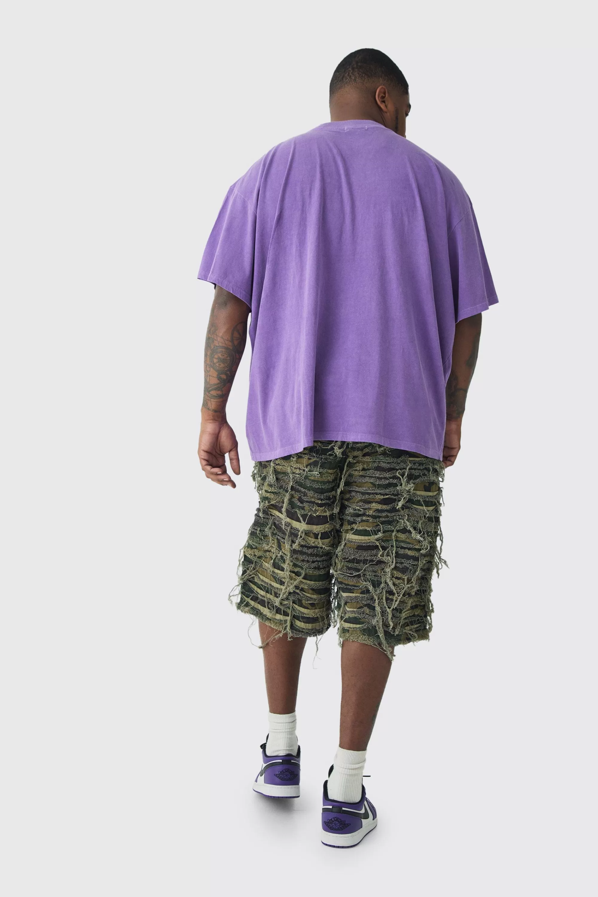 boohooMAN Plus Doodle Skull Homme Printed T-shirt In | UK purple Shop