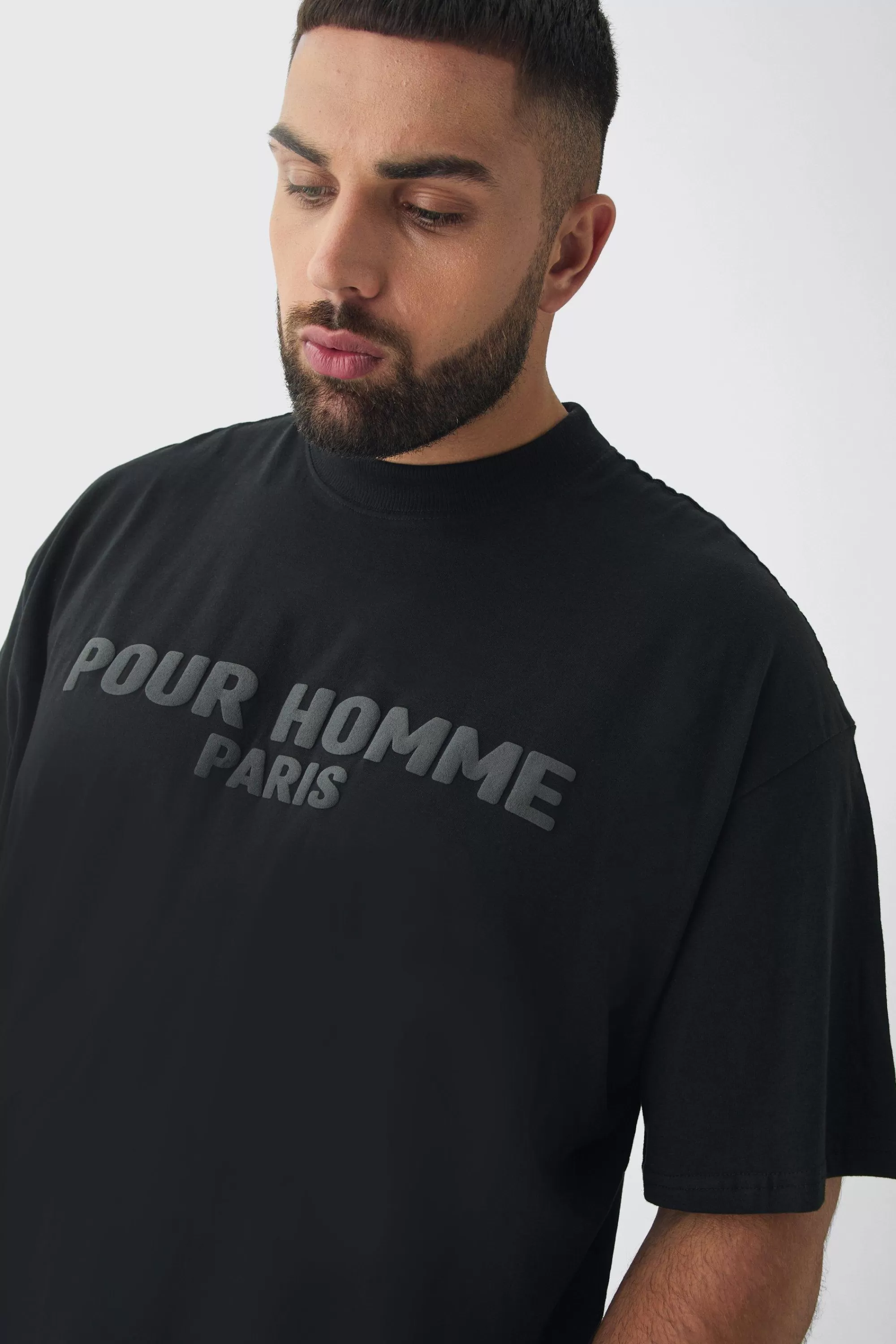 boohooMAN Plus Oversized Extended Neck Pour Homme Puff Print T-Shirt | UK black Fashion