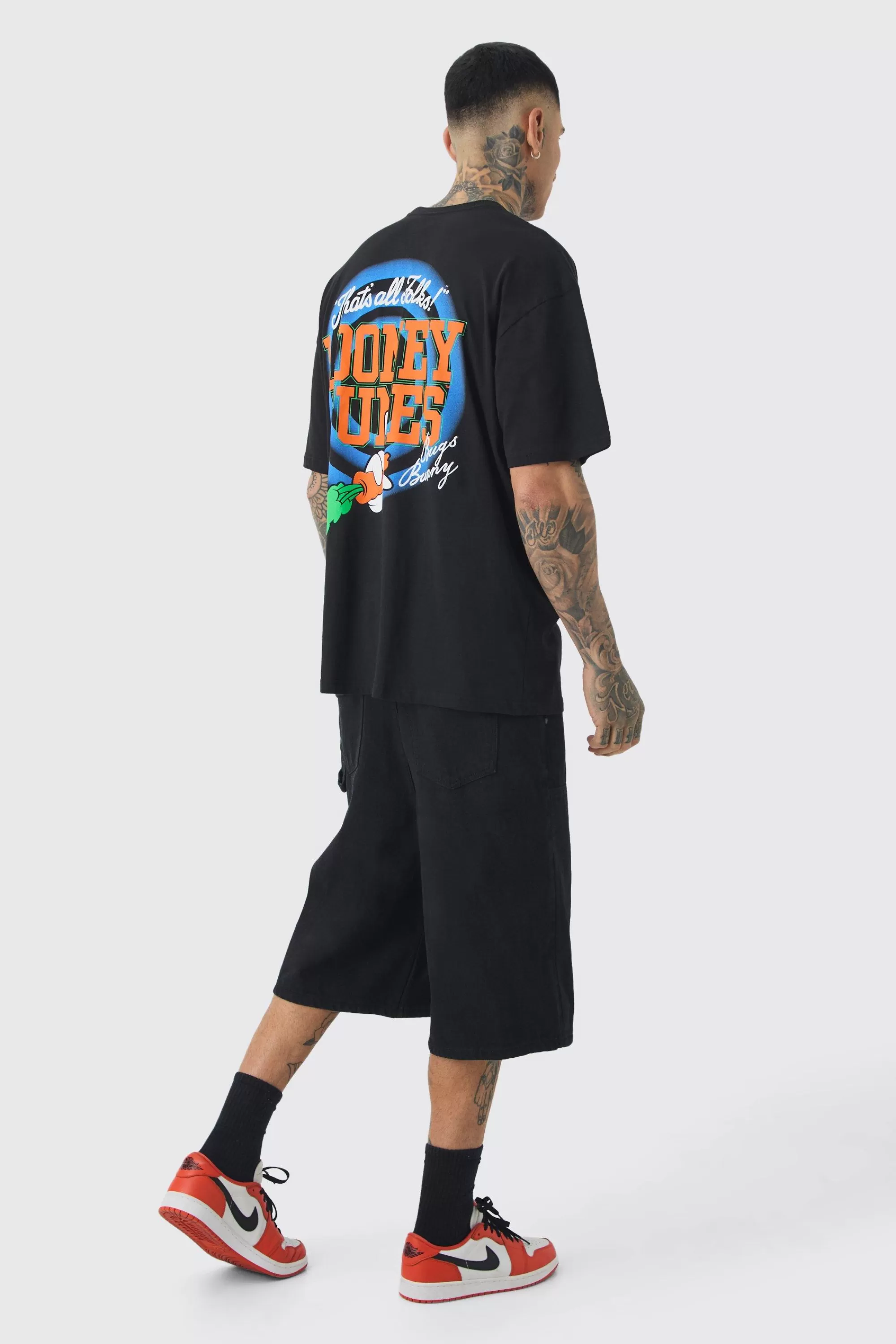 boohooMAN Tall Bugs Bunny Lisence Printed T-shirt In | UK black Sale
