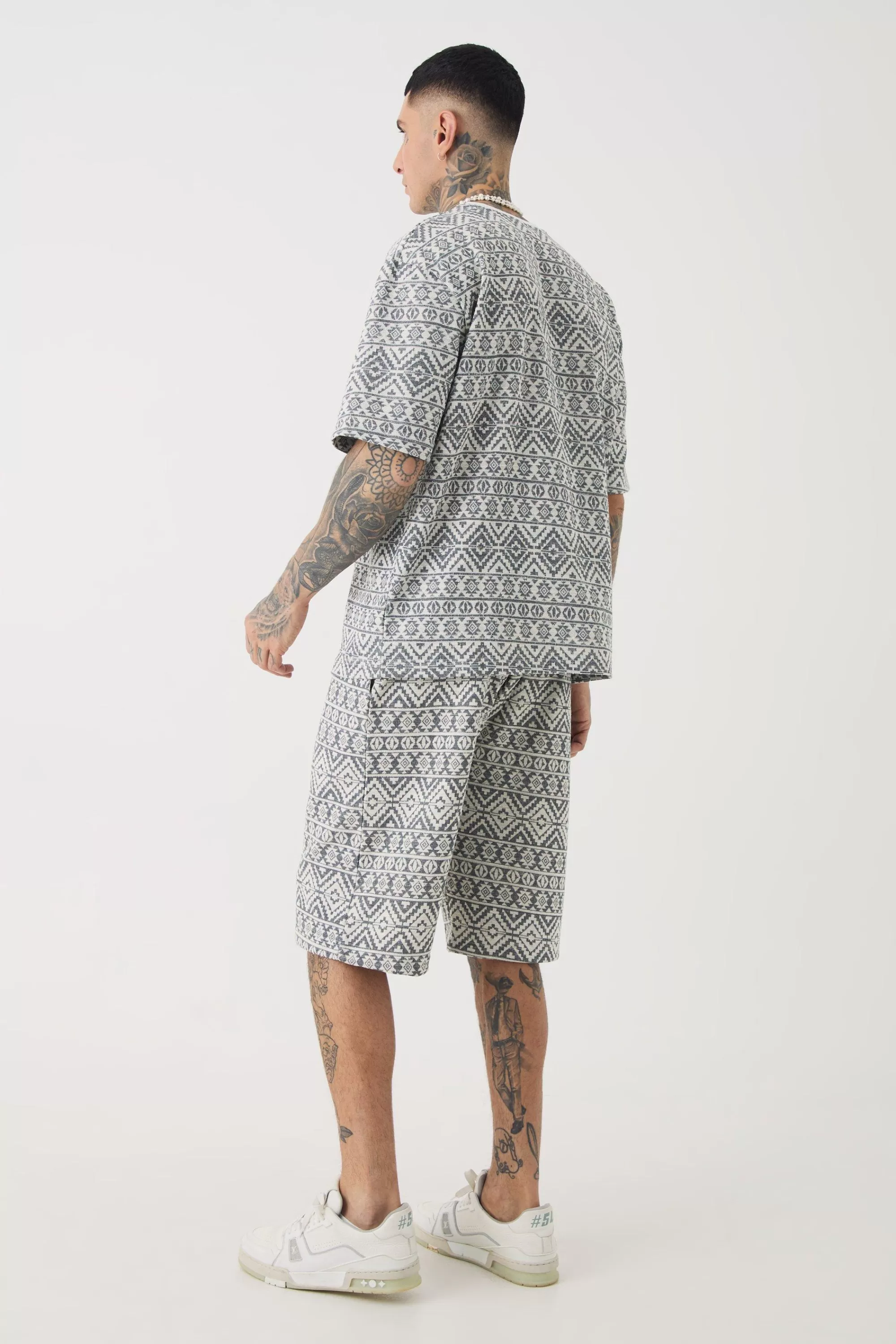 boohooMAN Tall Oversized Jacquard Abstract T-shirt | UK grey Shop
