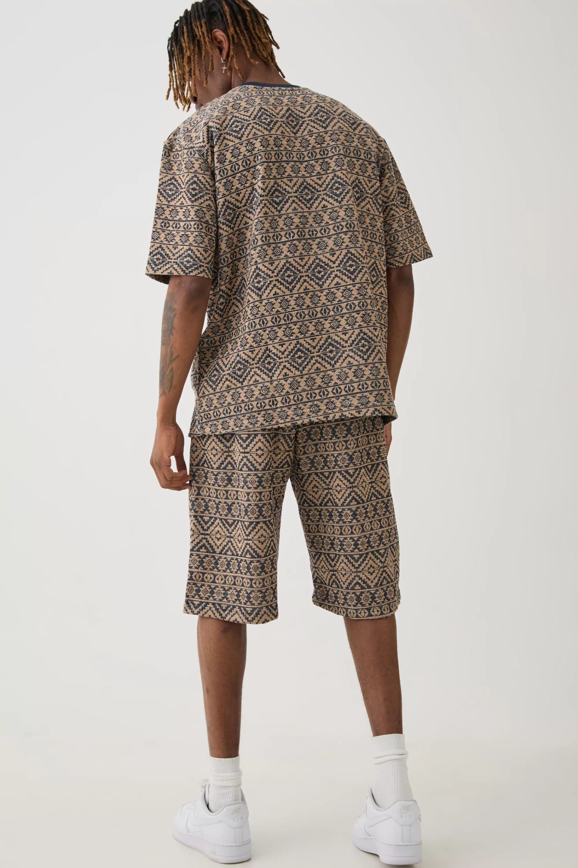 boohooMAN Tall Oversized Jacquard Abstract T-shirt | UK stone Discount