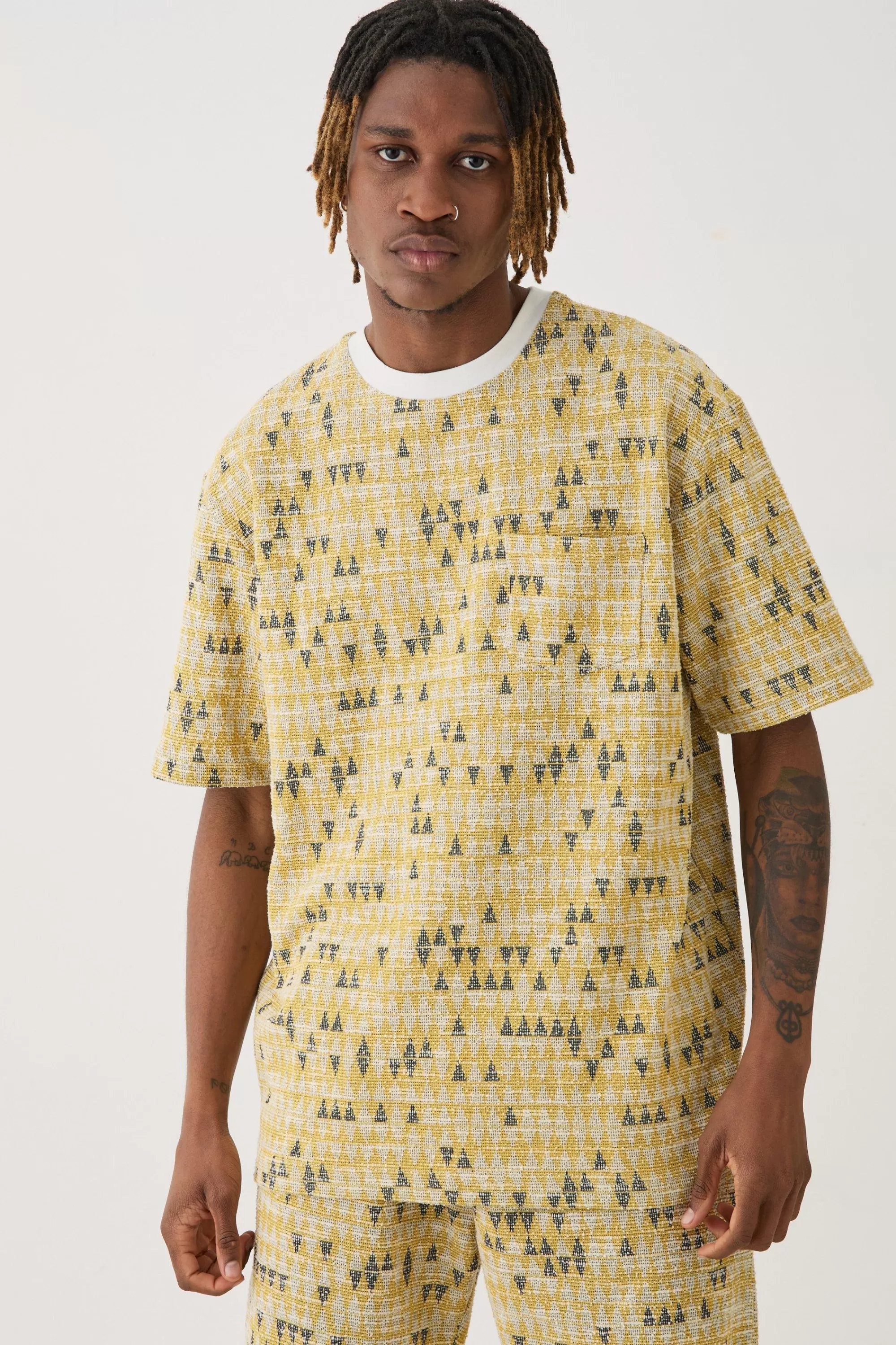 boohooMAN Tall Oversized Jacquard Geo T-shirt | UK yellow Online
