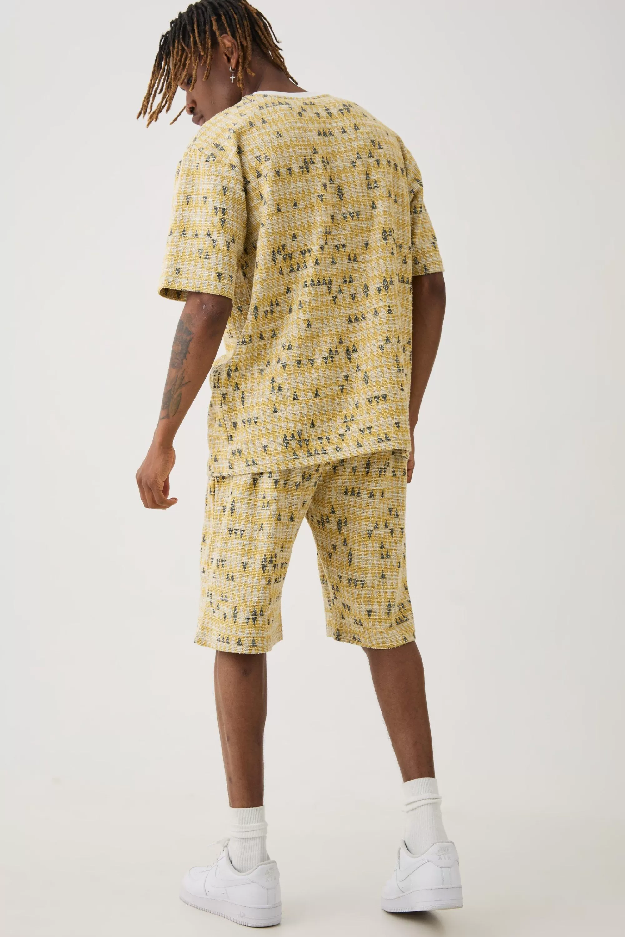boohooMAN Tall Oversized Jacquard Geo T-shirt | UK yellow Online