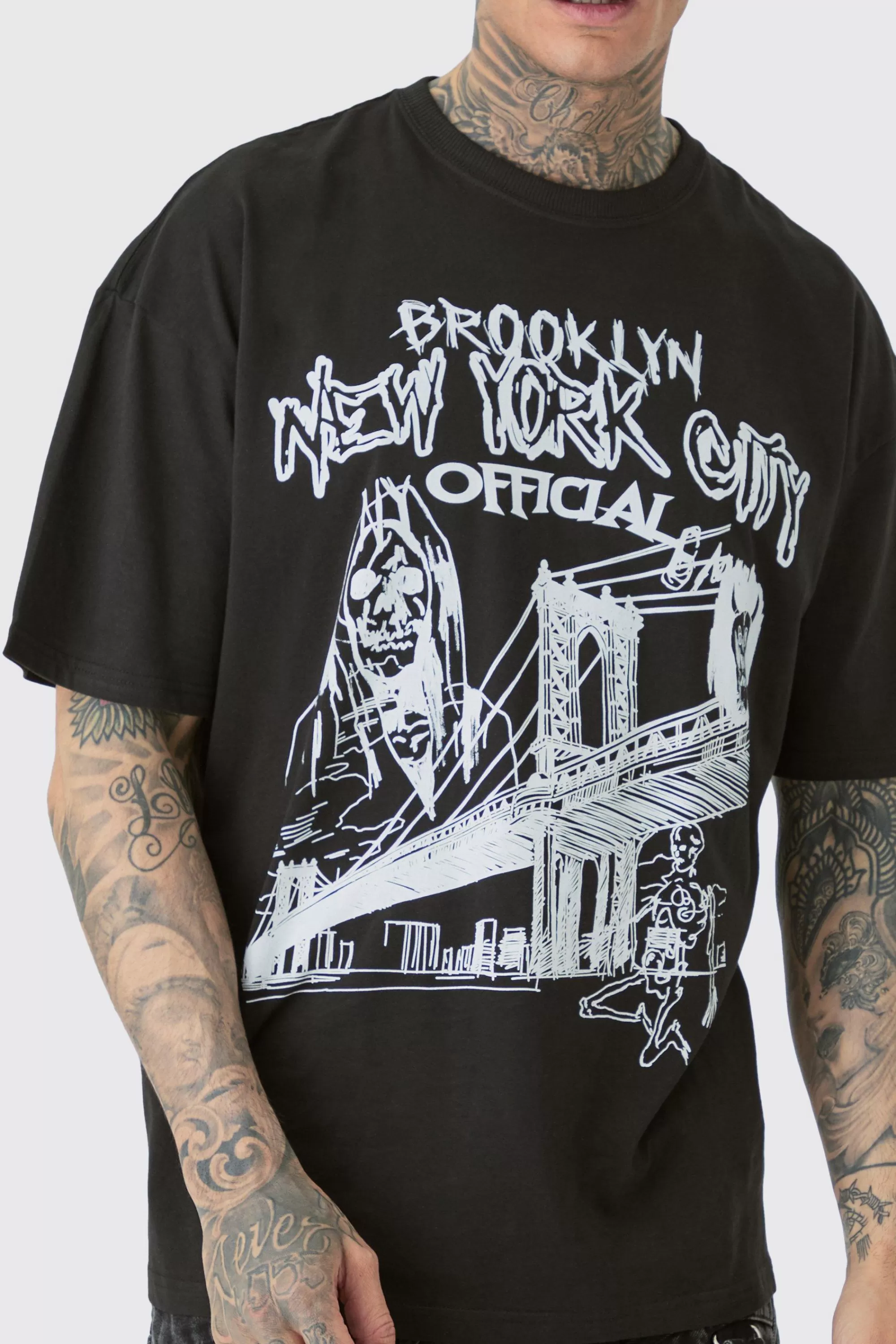 boohooMAN Tall Oversized Official City Print T-shirt | UK black Shop