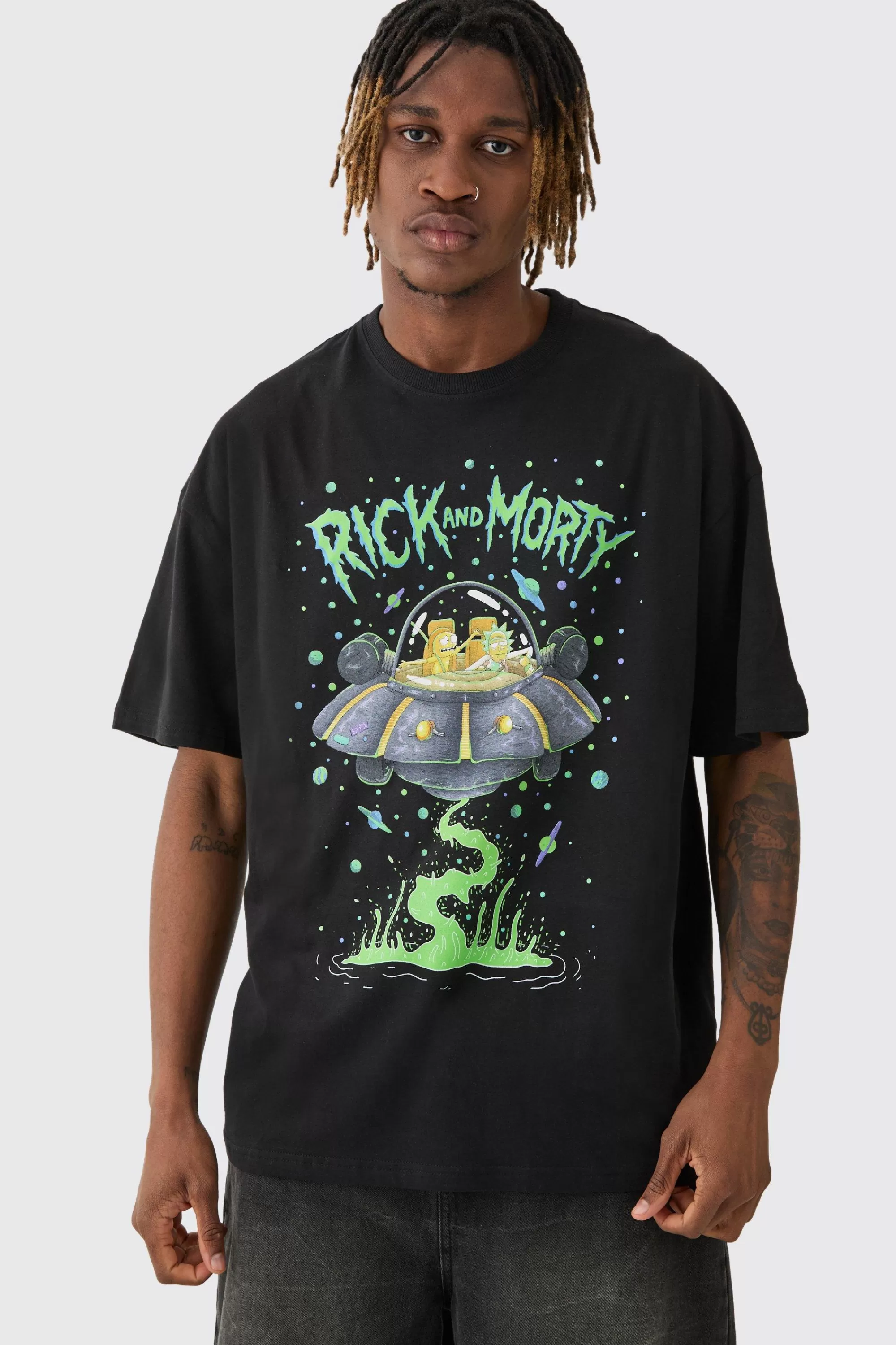 boohooMAN Tall Rick And Morty License T-shirt In | UK black Online