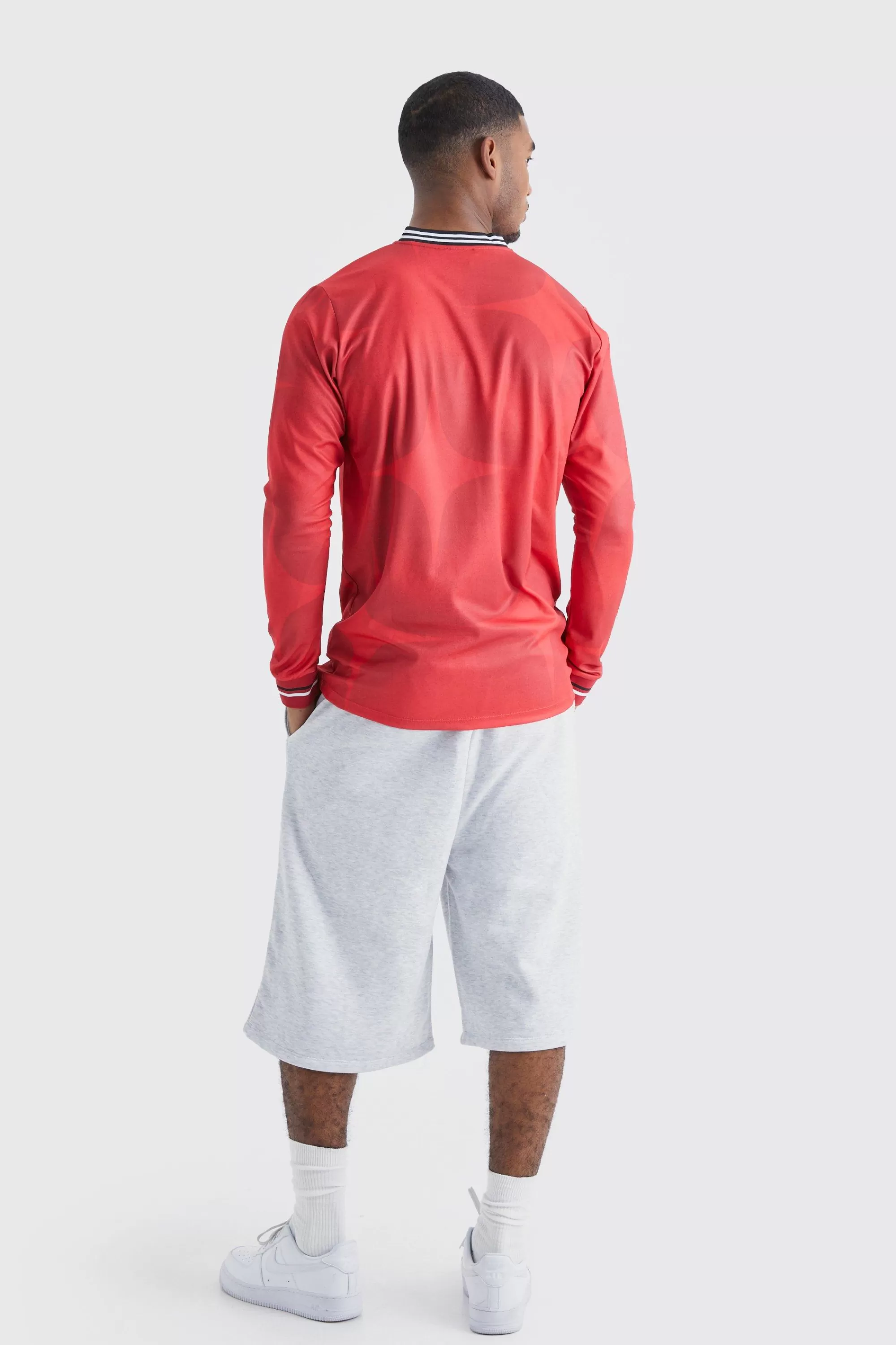 boohooMAN Tall Worldwide Long Sleeve Football Shirt | UK red Shop